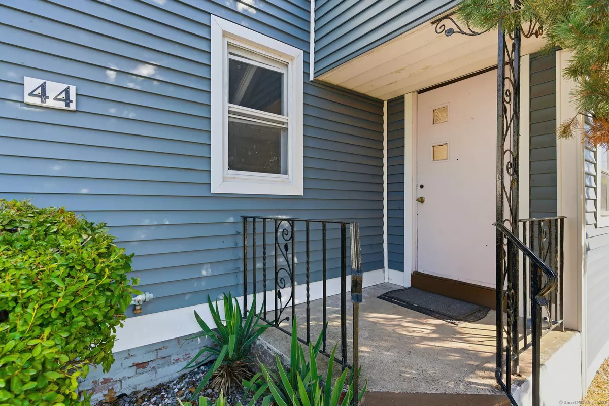 Newington, CT 06111,44 East Cedar Street