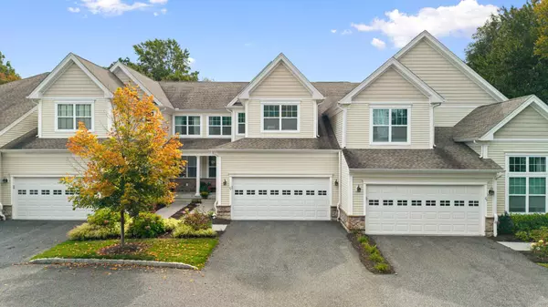 27 Winding Trail #27, Middlebury, CT 06762