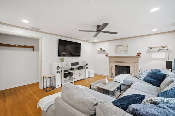 Manchester, CT 06042,166 Lake Street