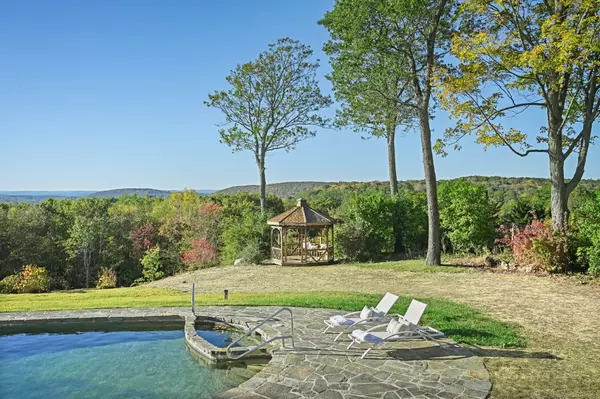 Ridgefield, CT 06877,71 Peaceable Ridge Road