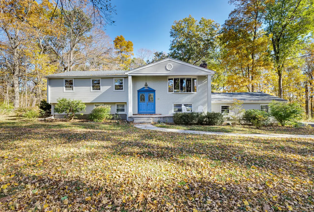 Guilford, CT 06437,54 Coachlamp Lane