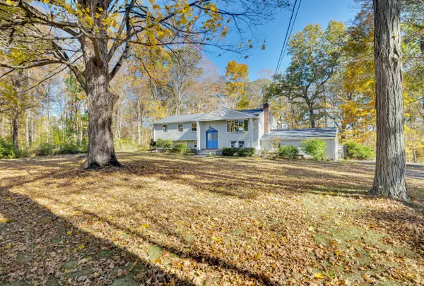 Guilford, CT 06437,54 Coachlamp Lane