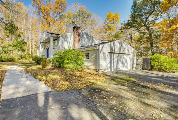 Guilford, CT 06437,54 Coachlamp Lane