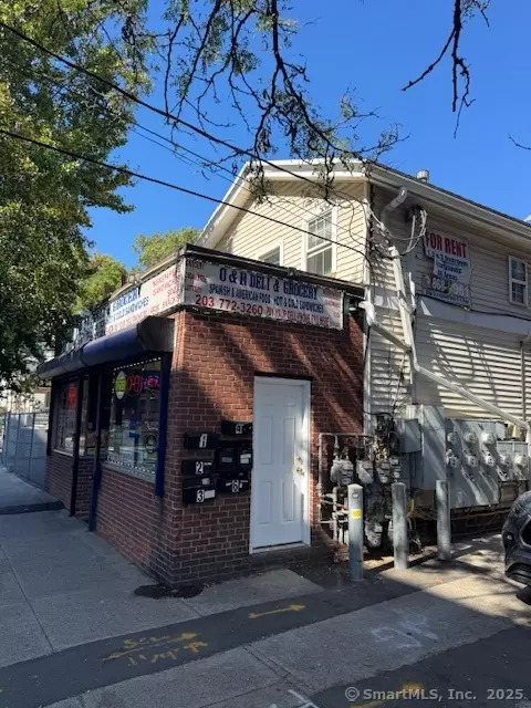 New Haven, CT 06511,1379 Chapel Street