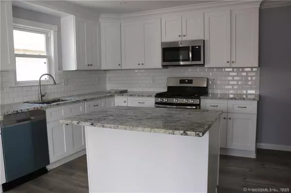 Stamford, CT 06906,41 Colonial Road