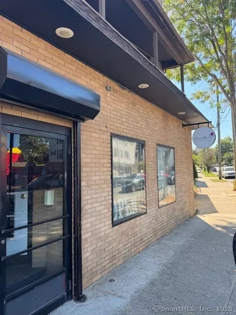 New Haven, CT 06513,223 Farren Avenue