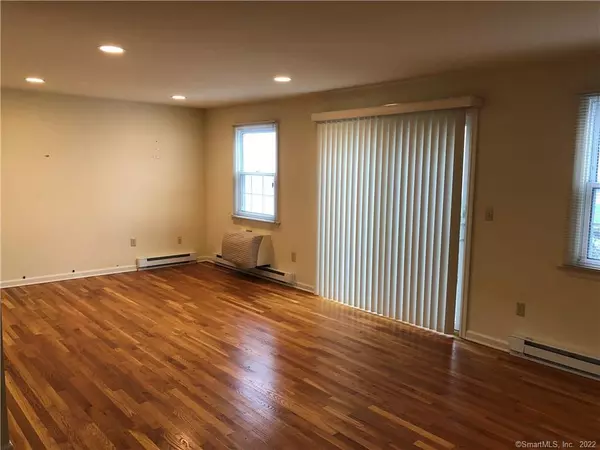 Stamford, CT 06907,44 Mead Street #C