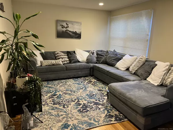 Stamford, CT 06907,44 Mead Street #C