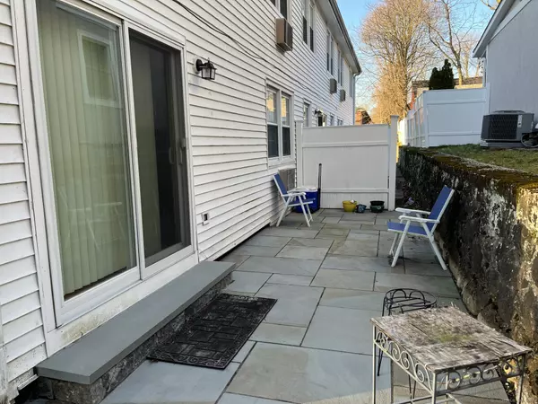 Stamford, CT 06907,44 Mead Street #C