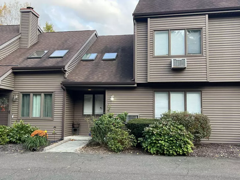 2 Twin Oaks #2, New Milford, CT 06776