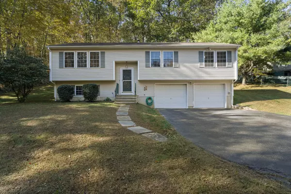 27 Towantic Hill Road, Oxford, CT 06478