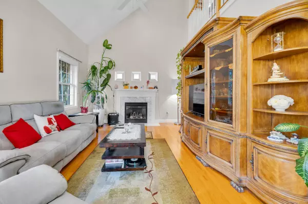 Bristol, CT 06010,16 Weathervane Road #16