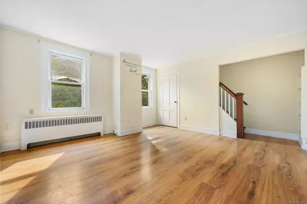 Trumbull, CT 06611,14 Gisella Road