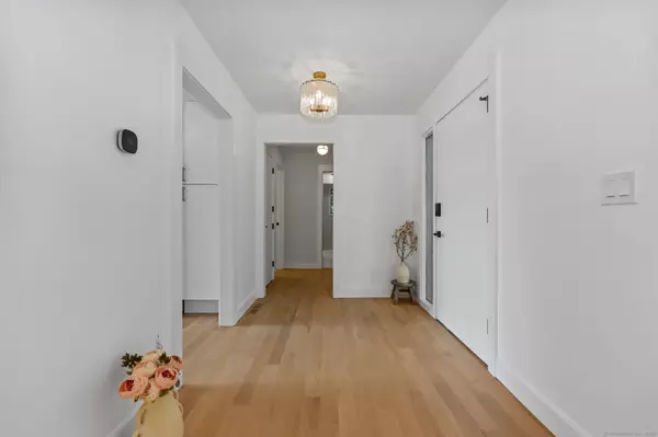 Stratford, CT 06614,488 Commanche Lane #A