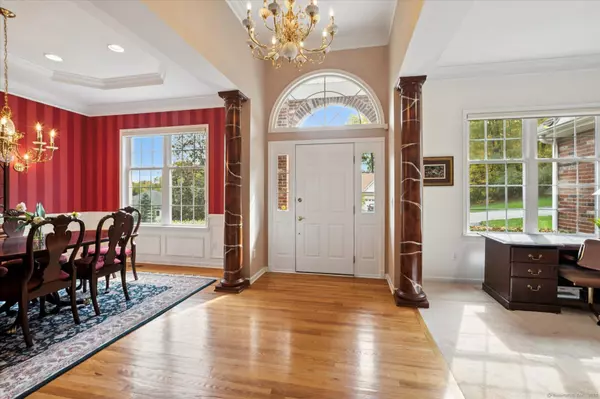 Bloomfield, CT 06002,30 Vista Way