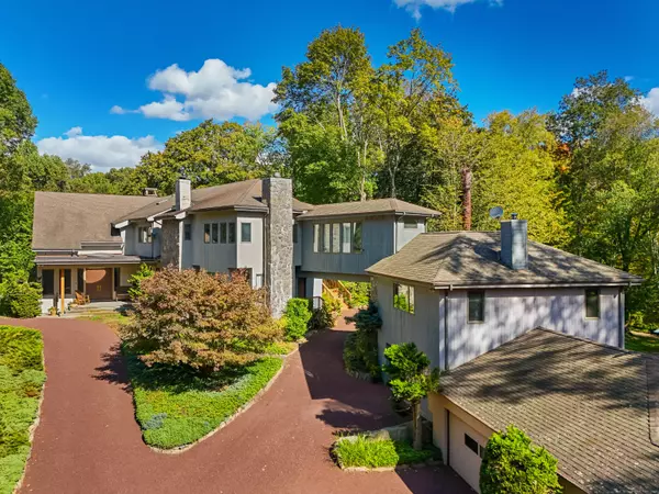 Greenwich, CT 06831,43 Sterling Road