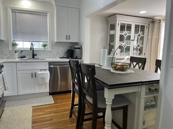 Stamford, CT 06902,42 Givens Avenue