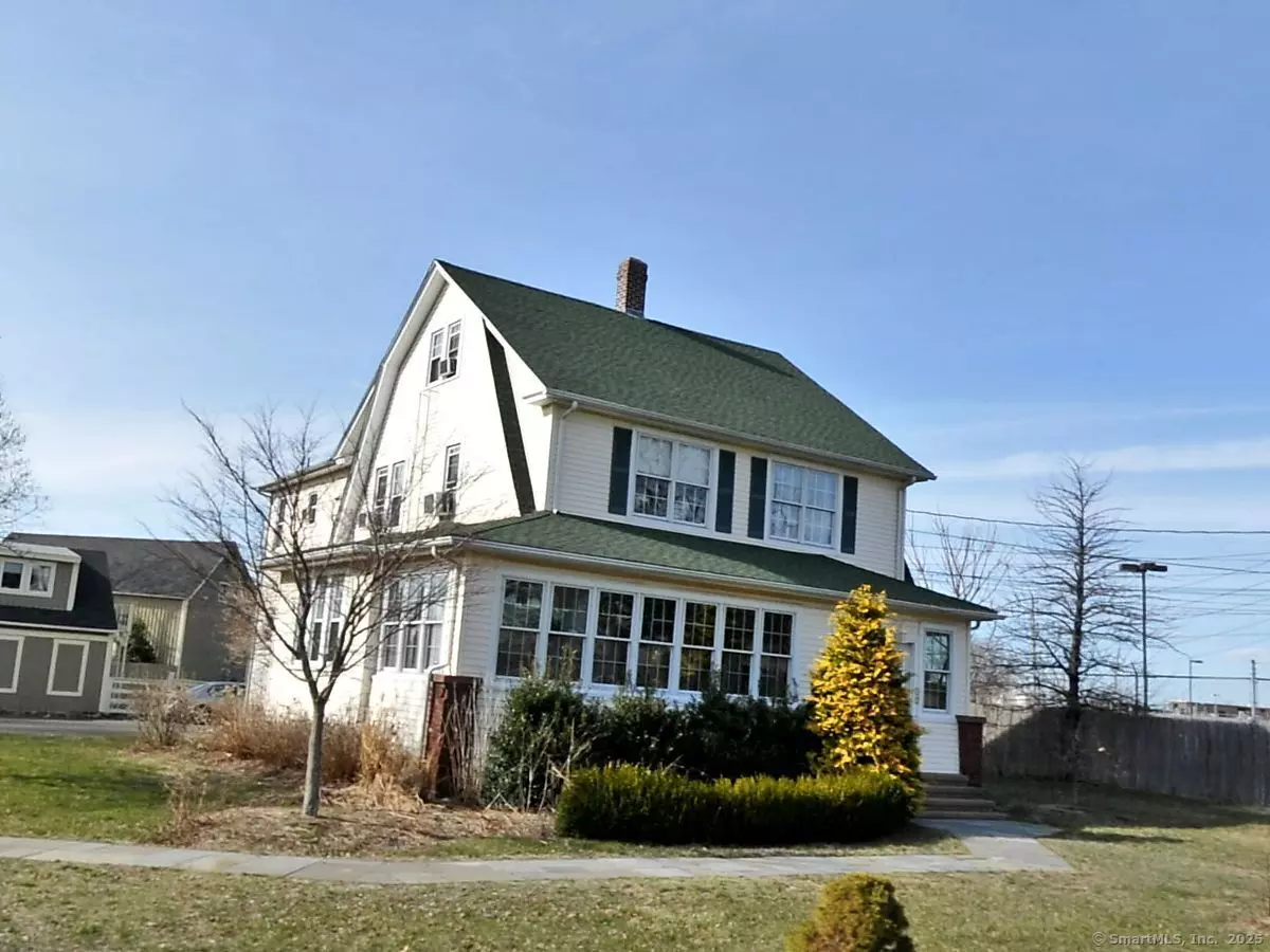 New Haven, CT 06513,724 Middletown Avenue #1-Back