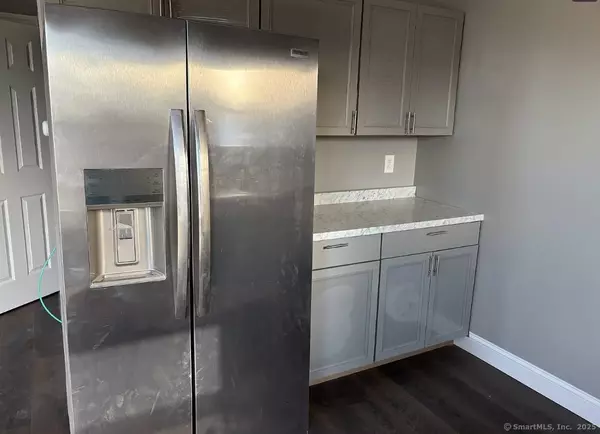 New Haven, CT 06513,724 Middletown Avenue #1-Back