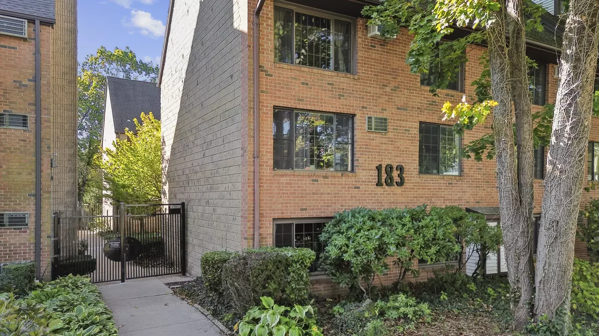 West Hartford, CT 06107,183 Loomis Drive #APT 109