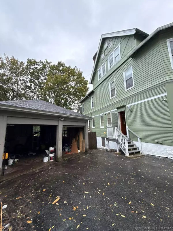 Waterbury, CT 06710,90 Pine Street