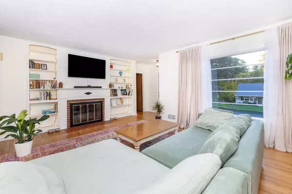 Bristol, CT 06010,267 Hull Street