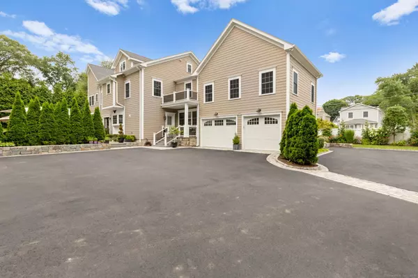 Stamford, CT 06905,354 Oaklawn Avenue