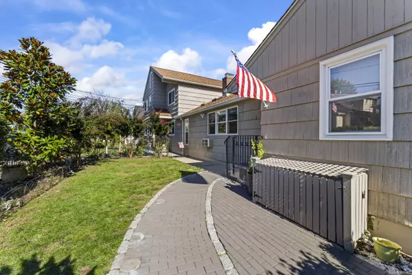 Stamford, CT 06902,88 Dean Street ##1