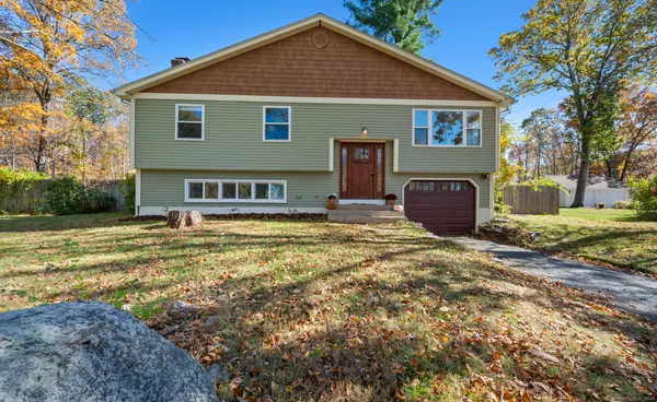 Marlborough, CT 06447,11 Caffyn Drive