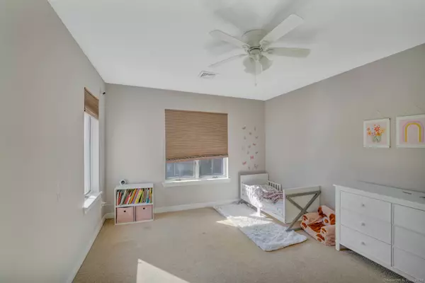 Waterbury, CT 06710,65 Cables Avenue #APT 21