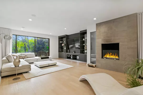 Stamford, CT 06903,210 Red Fox Road