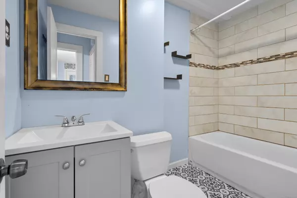 Bloomfield, CT 06002,67 Elizabeth Avenue