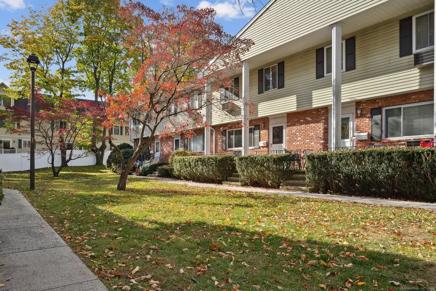 69 Maple Tree Avenue #APT 4, Stamford, CT 06906