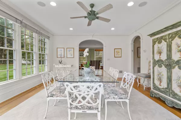 Fairfield, CT 06824,342 Midlock Road