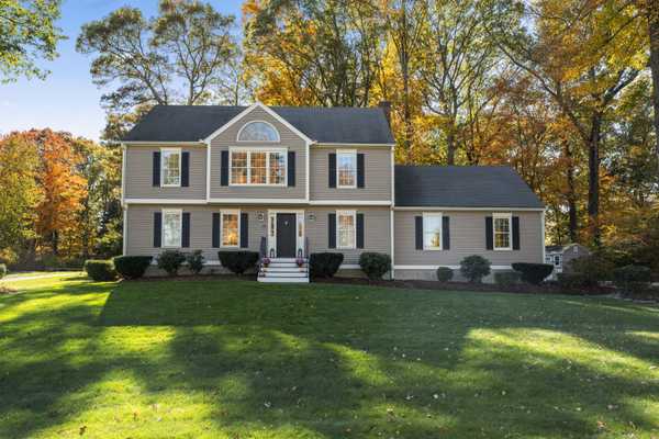 49 Riverside Drive, Branford, CT 06405