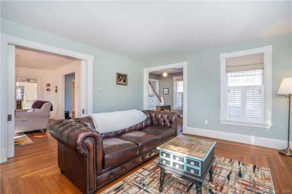 Glastonbury, CT 06033,1817 Main Street