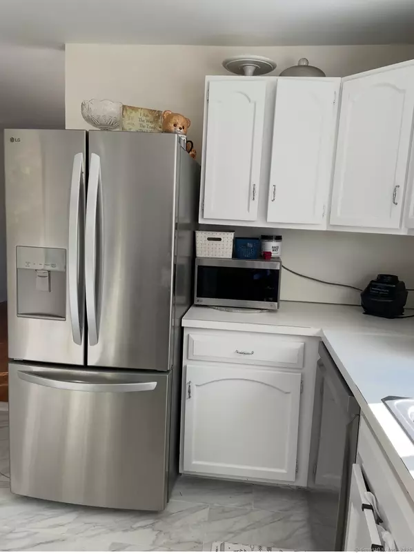 Norwalk, CT 06854,10 Ledgebrook Drive #10