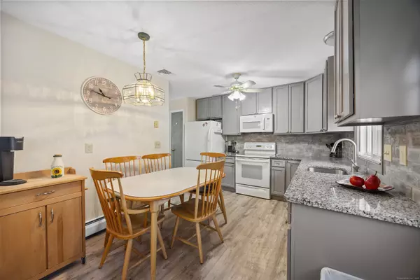 Hamden, CT 06514,25 Stowe Court