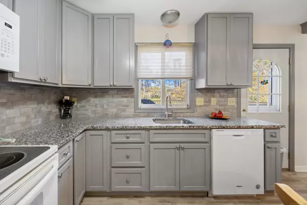 Hamden, CT 06514,25 Stowe Court