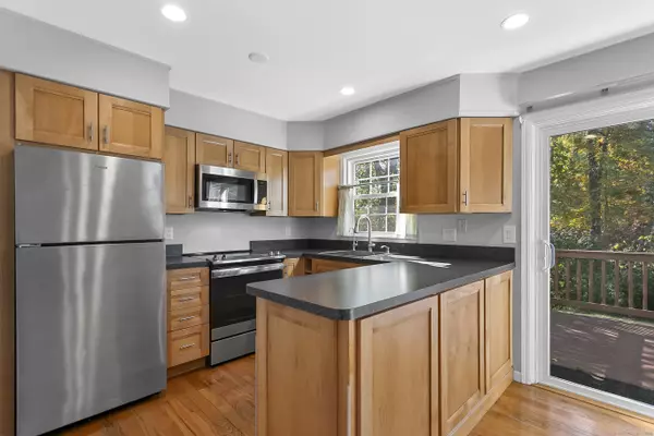 Norwalk, CT 06850,12 Camelot Drive #APT B1