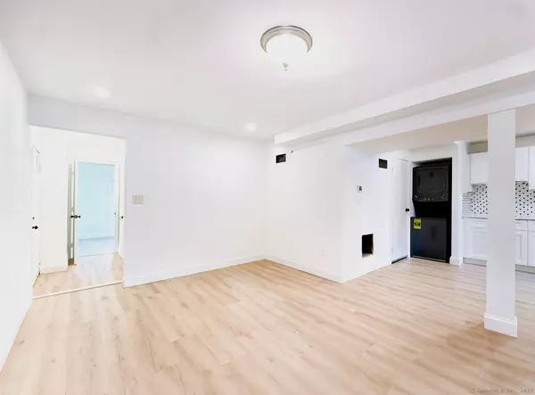 Stamford, CT 06902,5 Van Buskirk Avenue