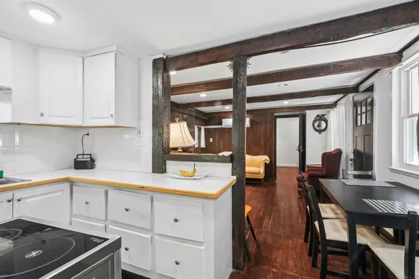 Weston, CT 06883,492 Newtown Turnpike