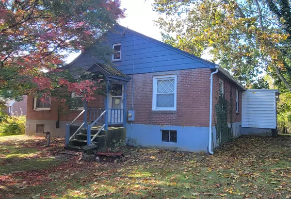 Waterford, CT 06375,118 Bloomingdale Road