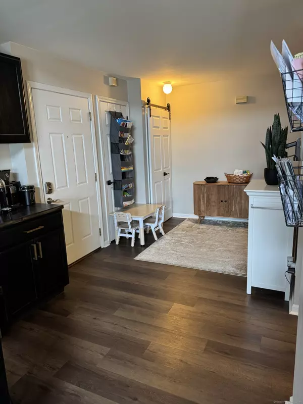 Norwalk, CT 06851,31 High Street #APT 2-2B