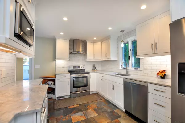 South Windsor, CT 06074,274 Smith Street