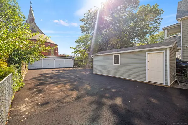 Bridgeport, CT 06608,530 Jane Street #2