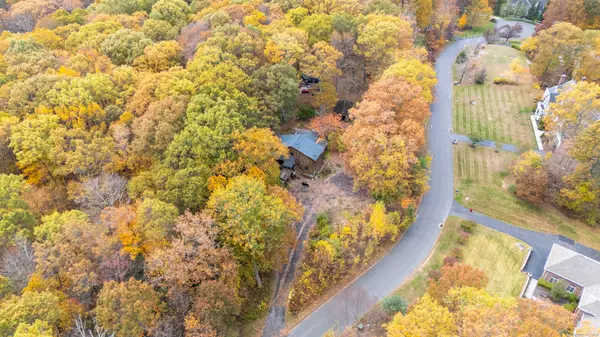 Newtown, CT 06470,3 Boulder Creek Road