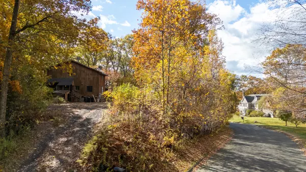 Newtown, CT 06470,3 Boulder Creek Road