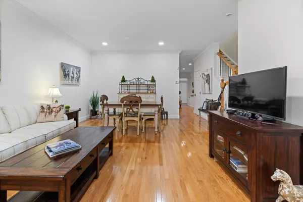 Danbury, CT 06810,13 Mercy Street #13