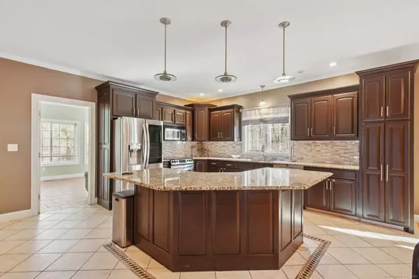 Wolcott, CT 06716,26 Bergen Lane